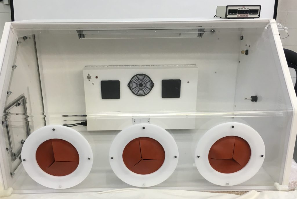 美国ELECTRO-TECH SYSTEMS INC ETS M 5515 系列 – 零度以下环境手套箱 非金属结构 LED照明 微处理器PID控制