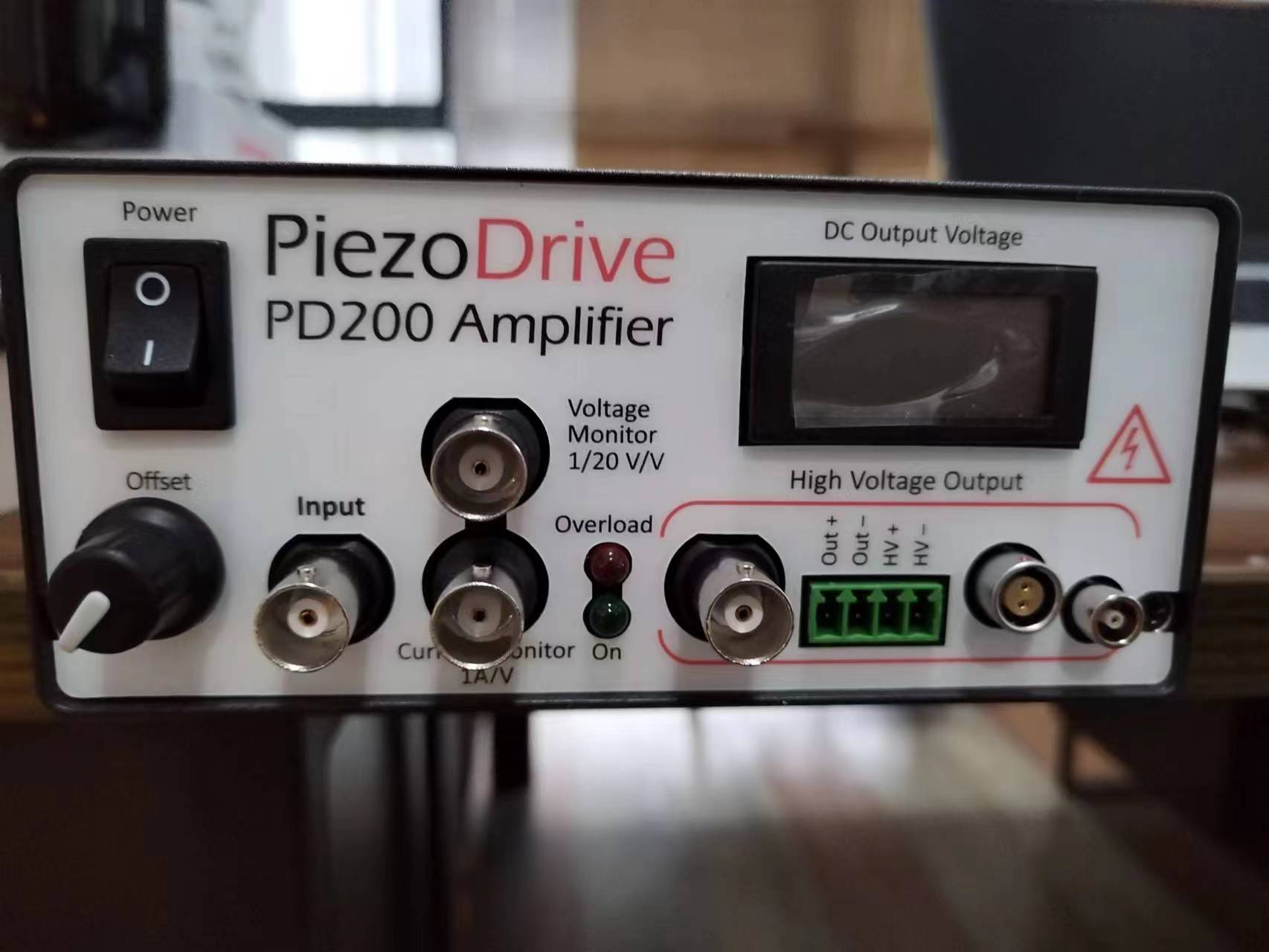 Piezodrive PD200压电陶瓷驱动器，60W压电陶瓷驱动电源，适用于电光、超声波、振动控制、纳米定位系统和压电电机等各种应用