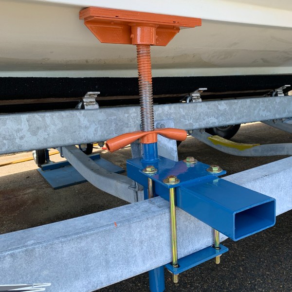 BLT4 - Trailer Mounted Boat Lift - Brownell Boatstands