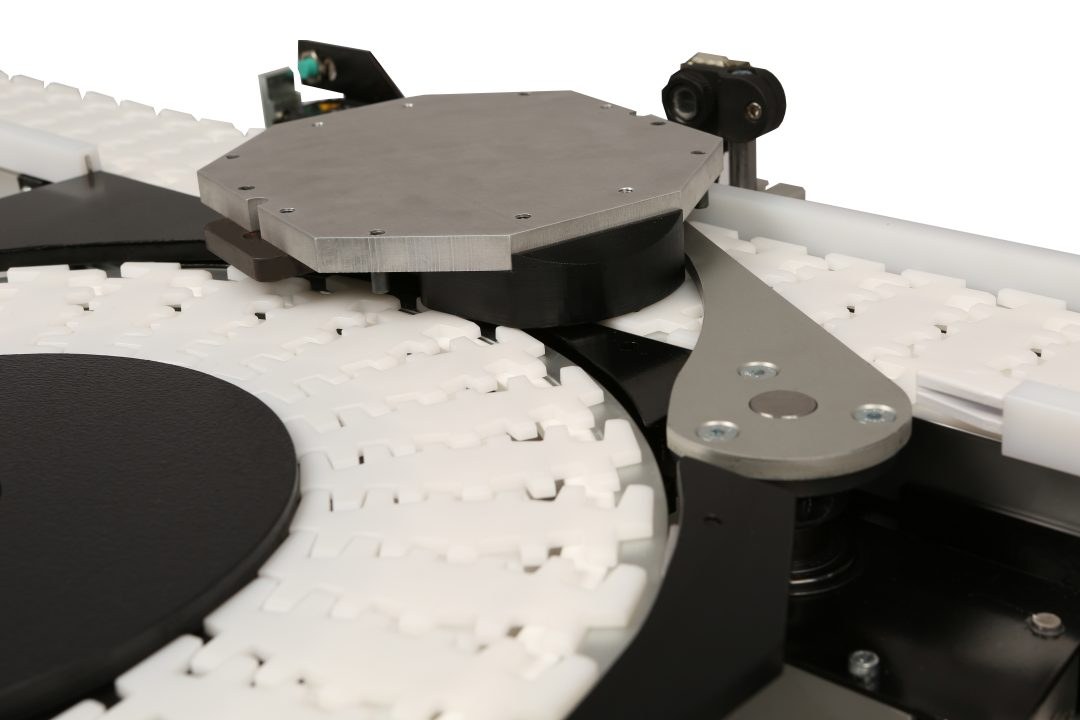 2200 Series FlexMove Pallet System Merge & Diverts