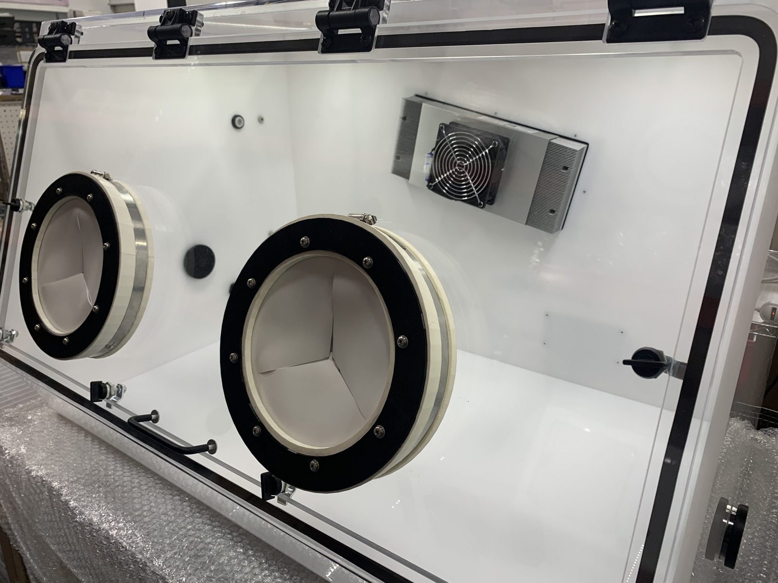 Custom Chambers & Glove Boxes