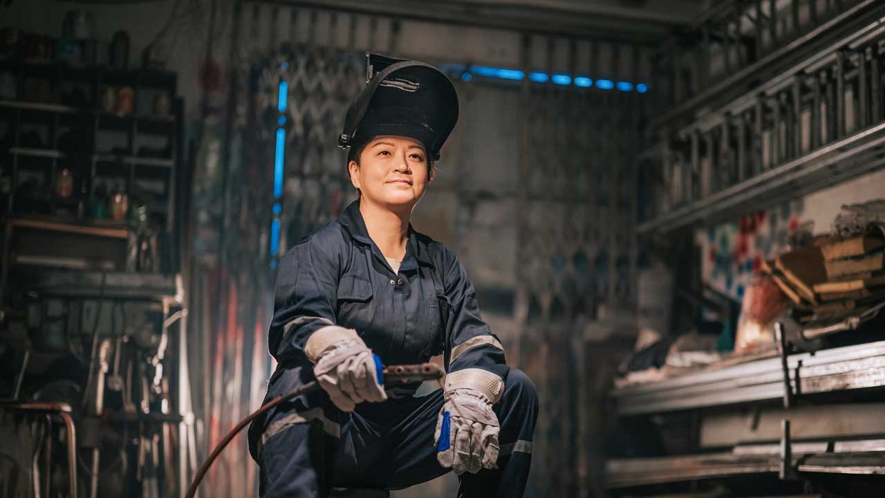 5 Ways Using the Ergo Master Work Positioners for Welding Can Keep Your Workers Safe