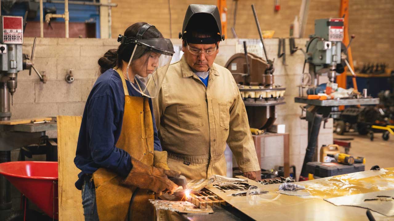 Best Practices for Using Work Positioning Devices in an Industrial Workplace