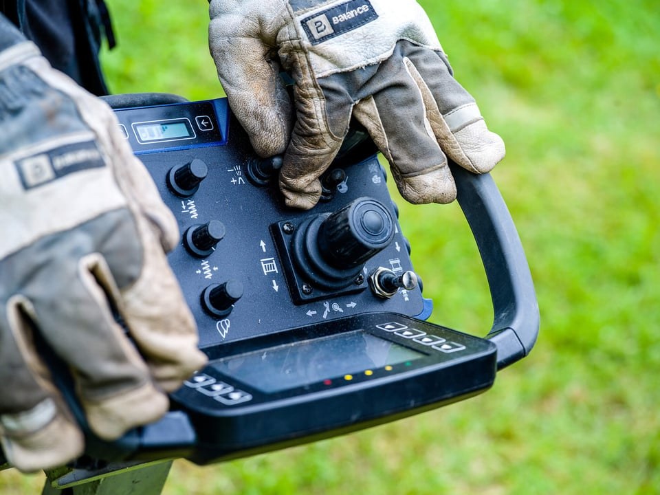 Transmitters for Industrial Remote Control Solutions