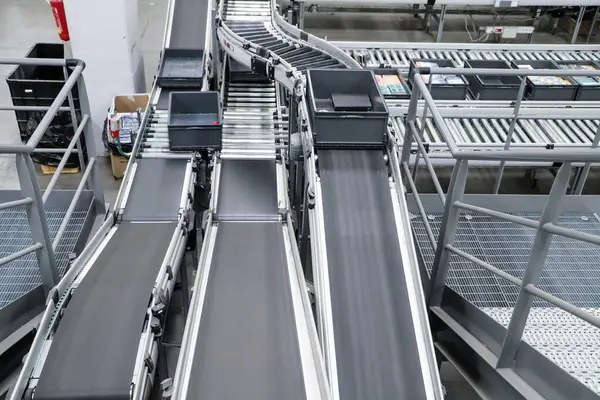 Types of Conveyor Systems and Their Industrial Uses