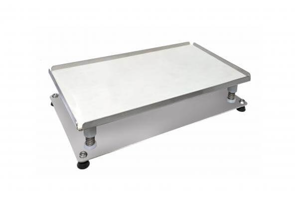 Stand-alone vibrating table