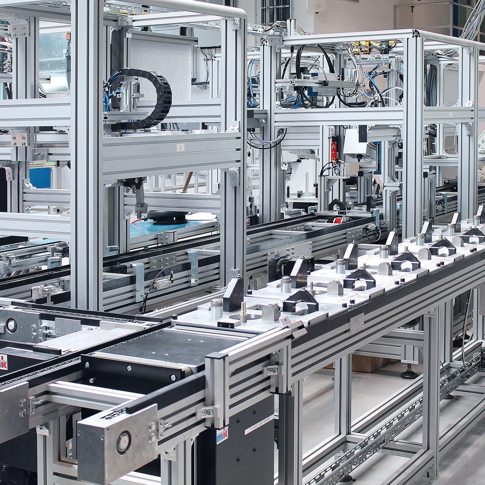 Solutions for machine and system construction