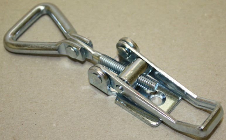 Toggle latch Medium countersunk narrow base plate 120 G-3