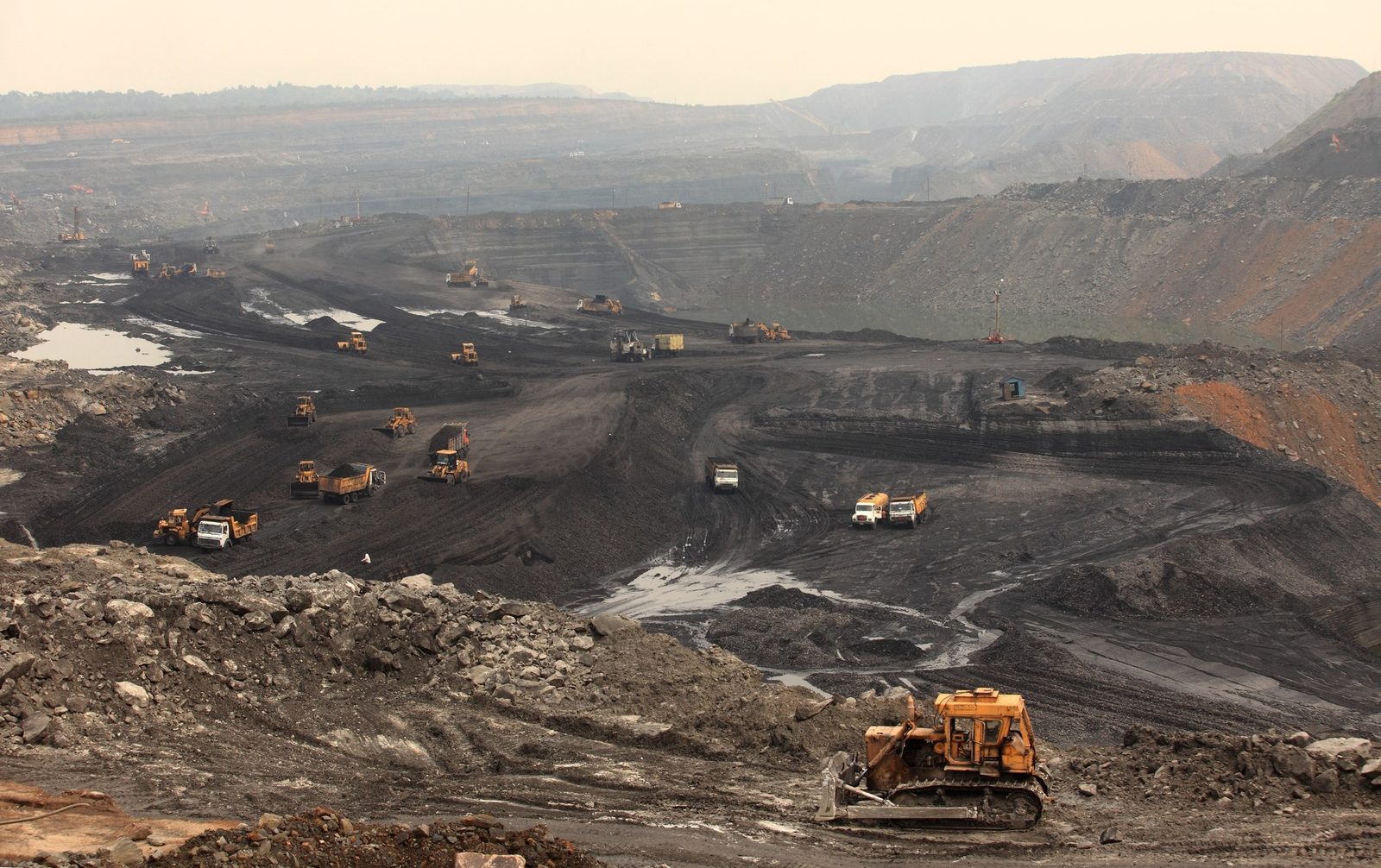 Hermetic Connectors Feedthroughs UNDERSTANDING THE IMPORTANCE OF HERMETIC SEALS IN HARSH ENVIRONMENTS