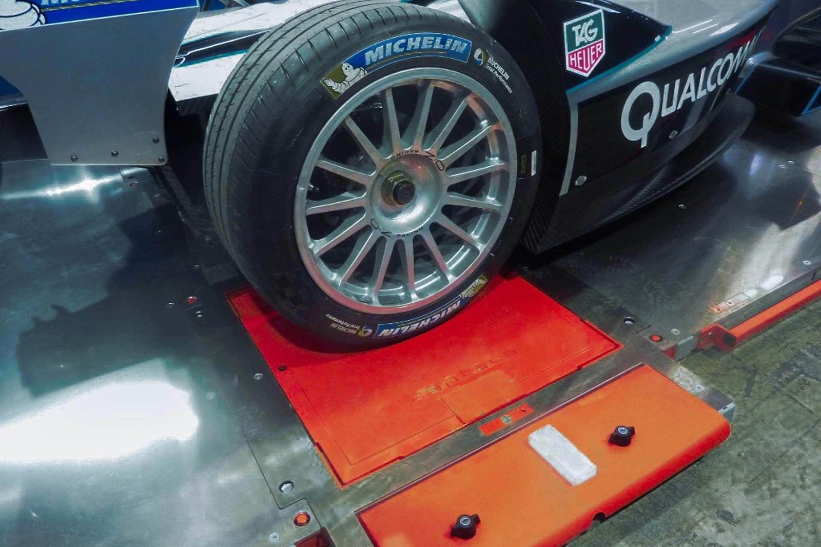 Integrated weighing scales