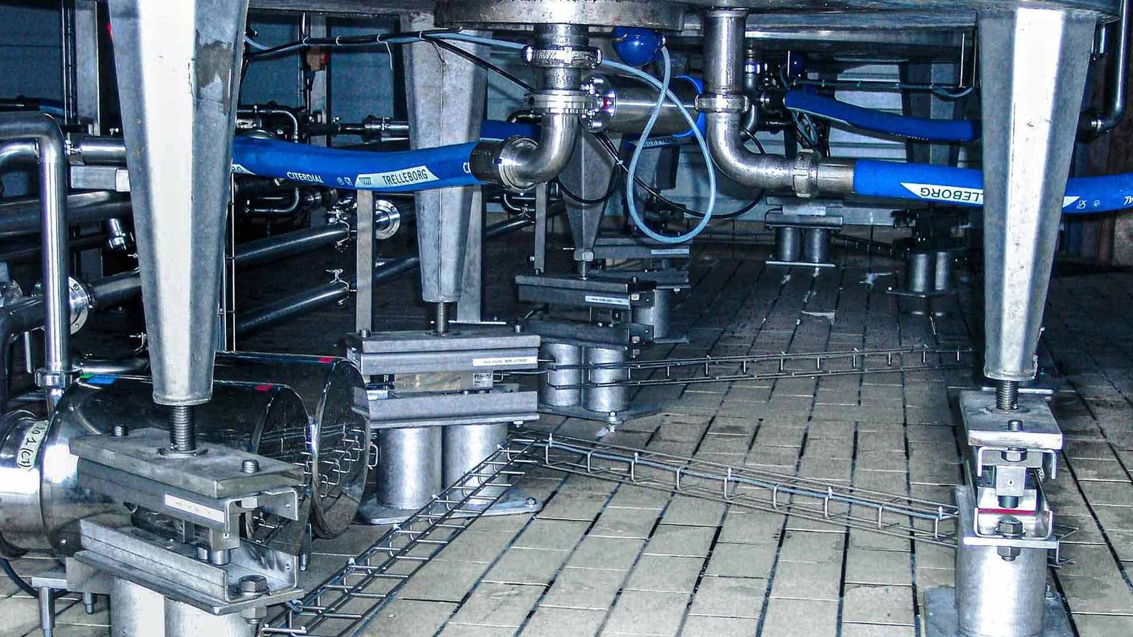Vessel, Silo & Hopper Weighing: Engineering Guide