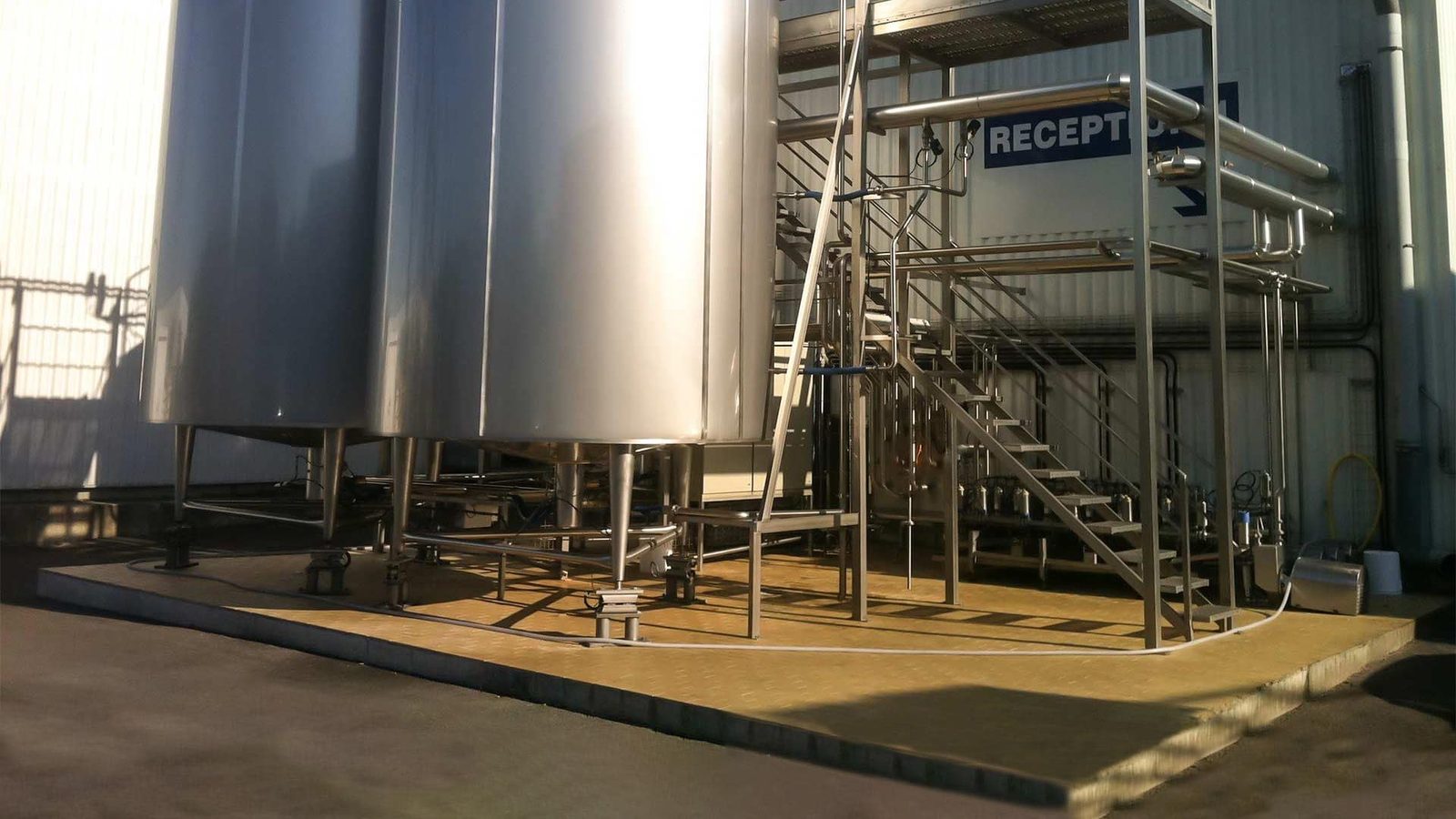 Weighing sensors for tank hopper and silos