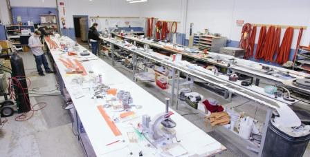 Fabric-reinforced Seals with a Pushing Force