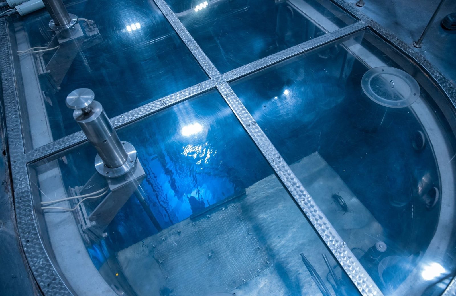 Inflatable Seals for Radiation-Intensive Environments