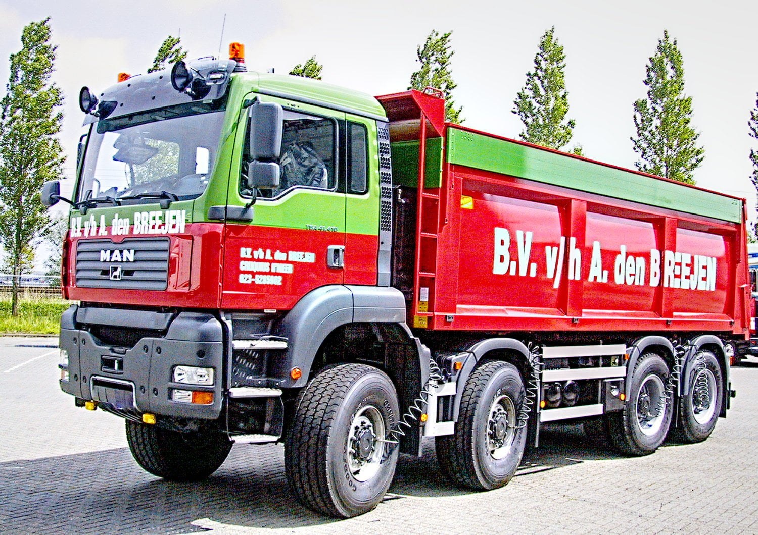 STIS | MAN 8x8