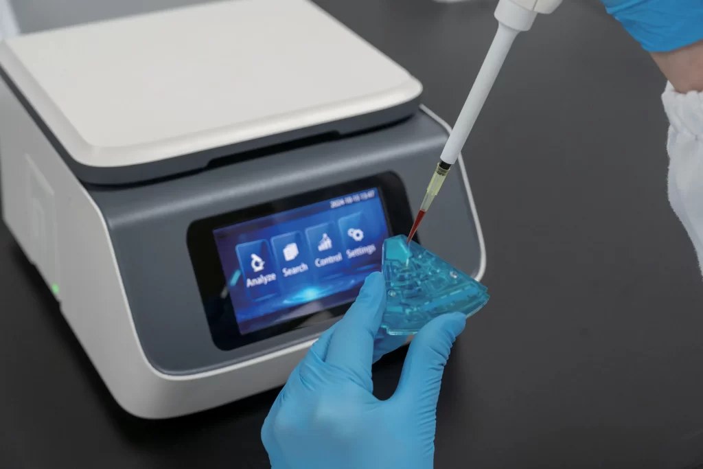 Microfluidic Immunoassay Analyzer